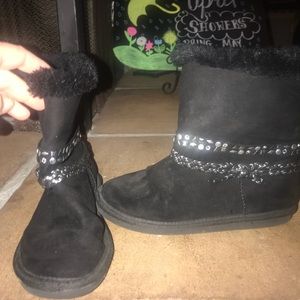 Short black justice boots
